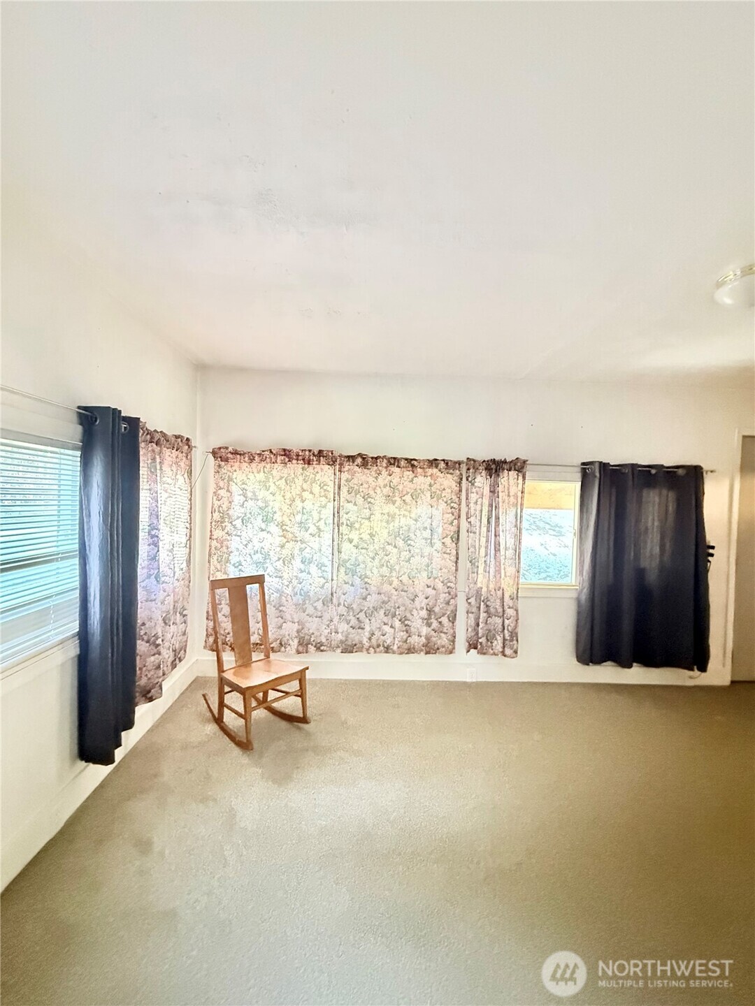 1092 Aeneas Valley Road , Tonasket, WA 98855