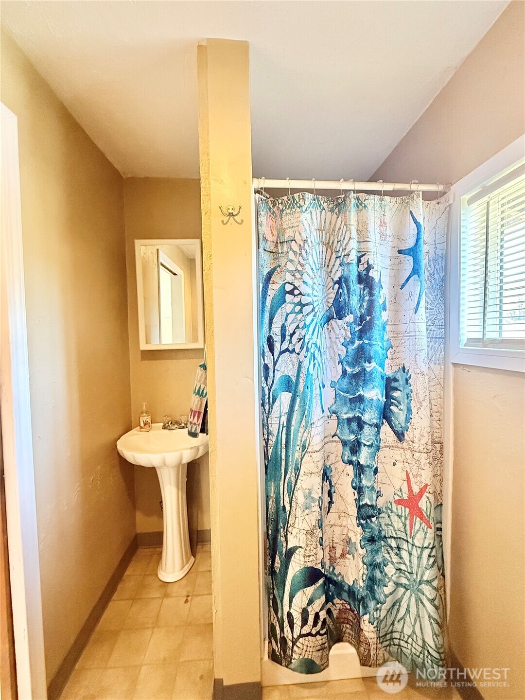 1092 Aeneas Valley Road , Tonasket, WA 98855
