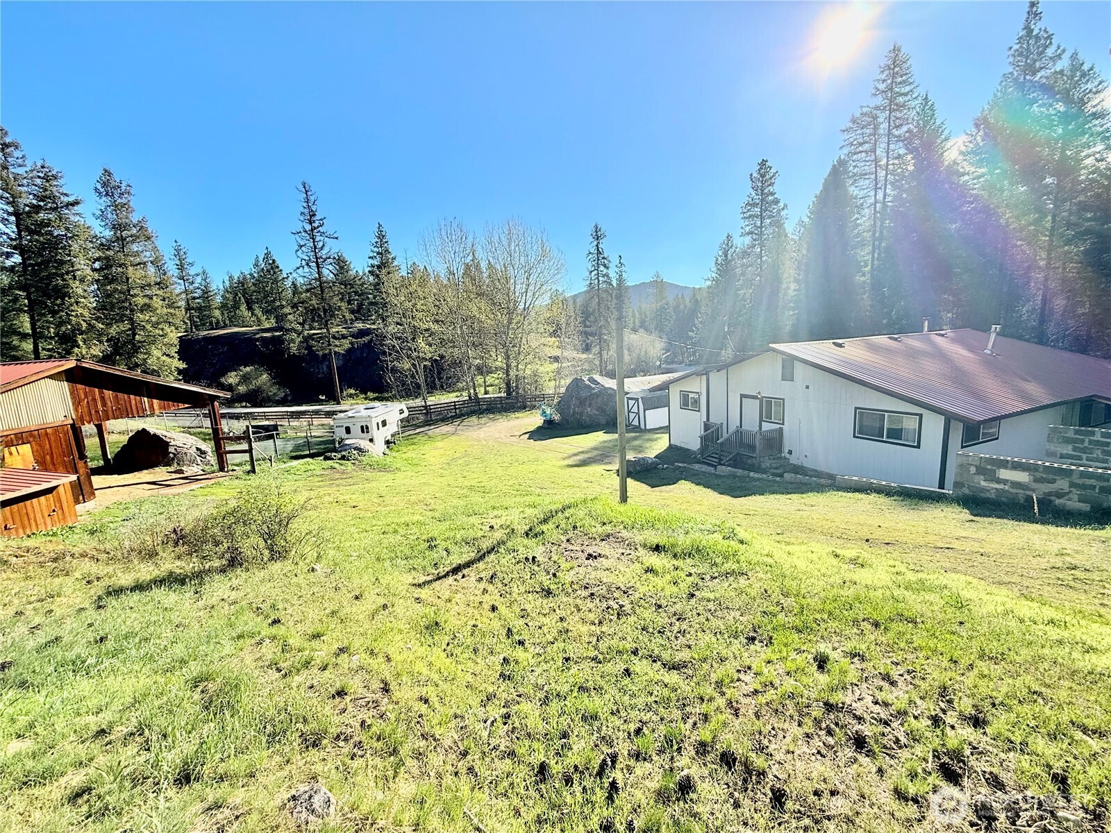 1092 Aeneas Valley Road , Tonasket, WA 98855