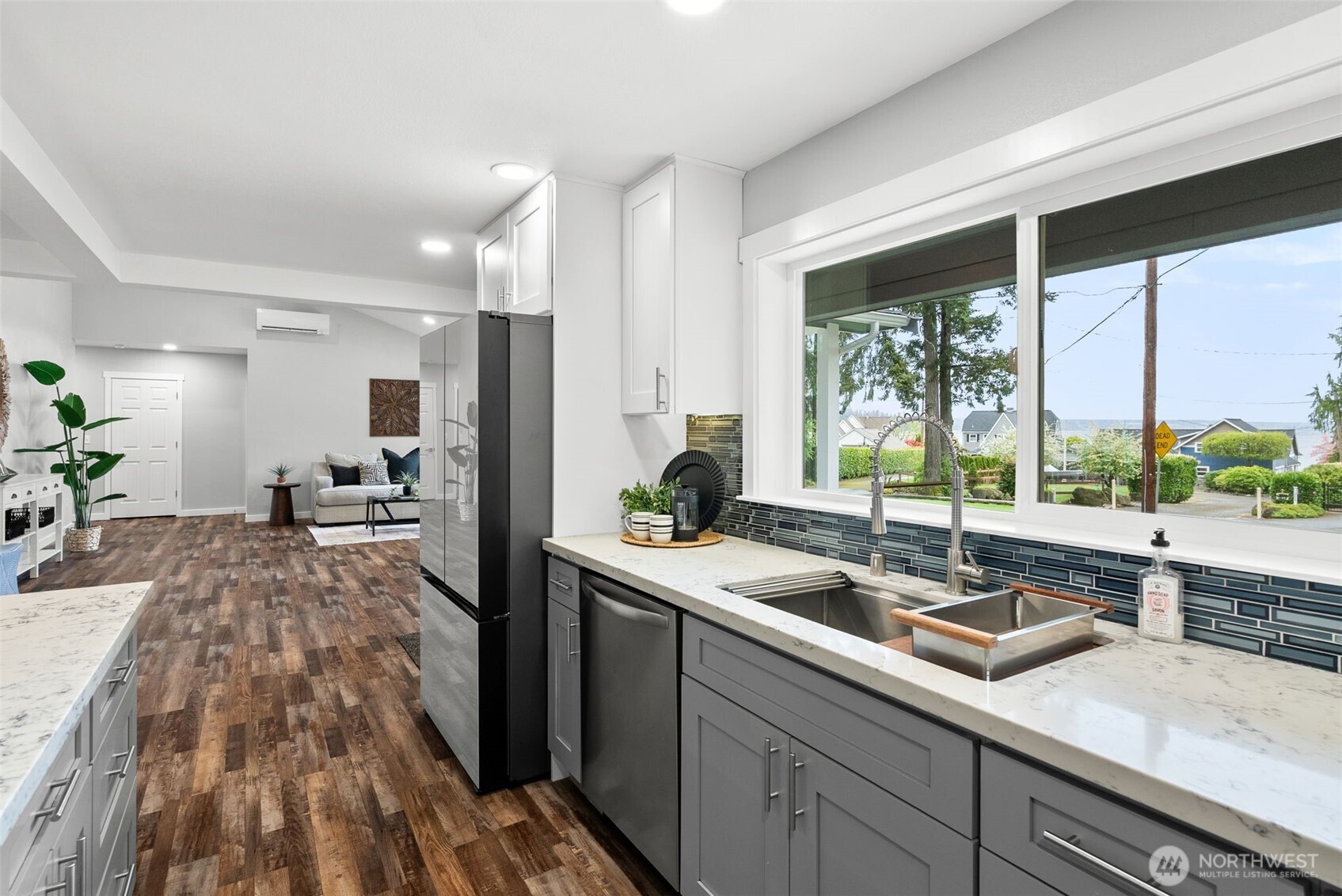 3021 Marine Drive , Bremerton, WA 98312