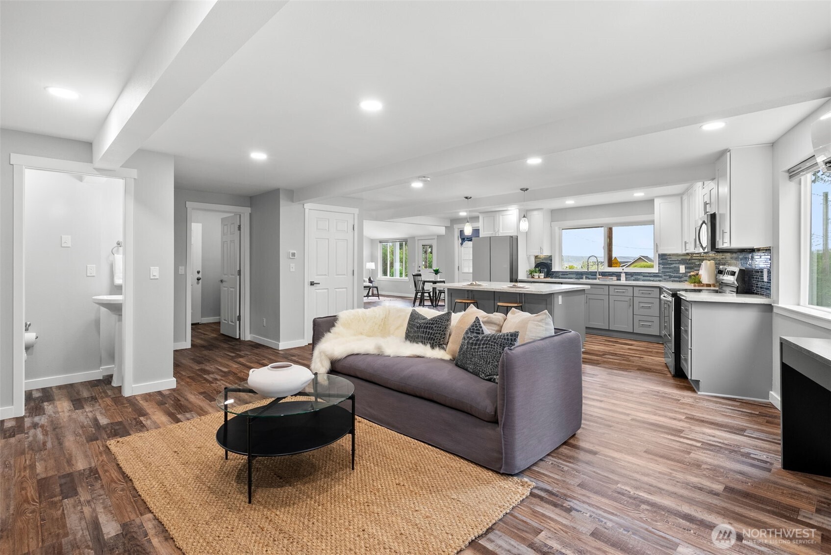 3021 Marine Drive , Bremerton, WA 98312