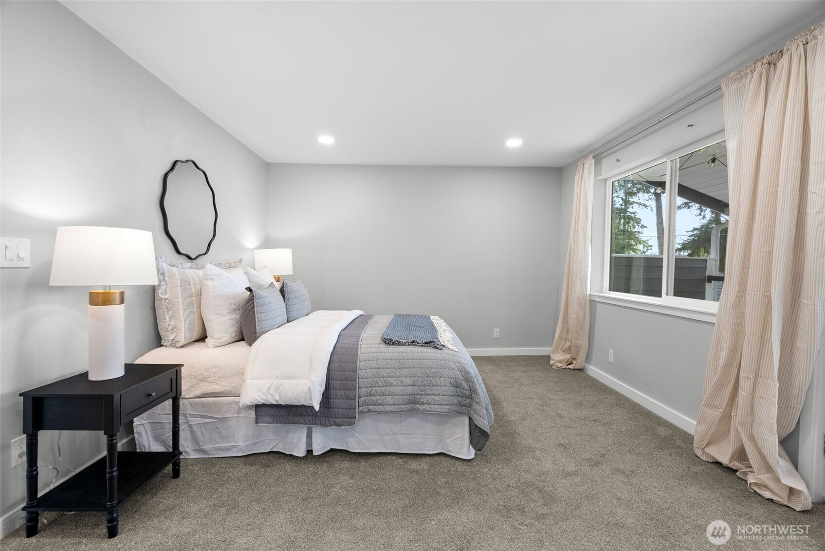 3021 Marine Drive , Bremerton, WA 98312