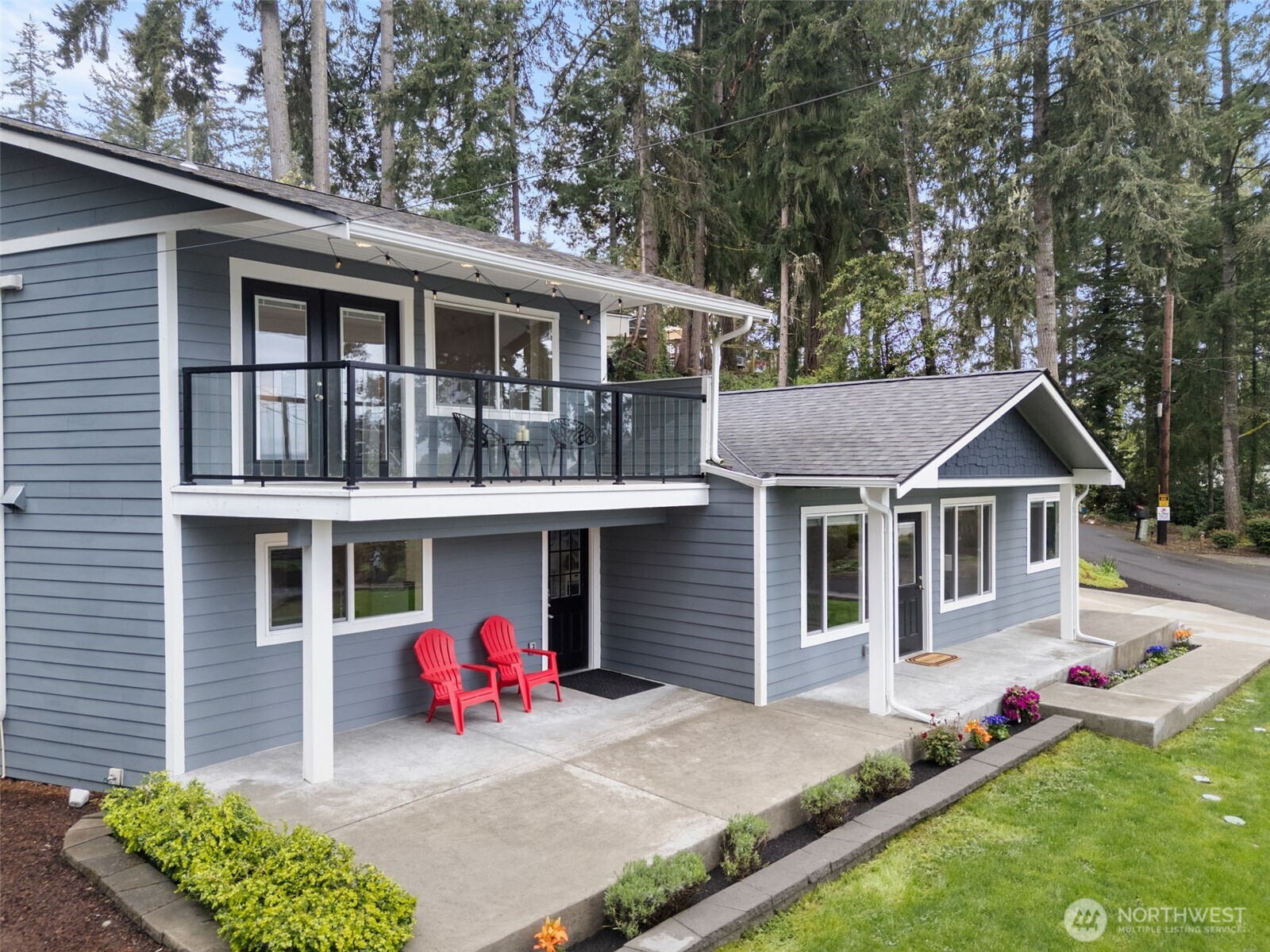 3021 Marine Drive , Bremerton, WA 98312