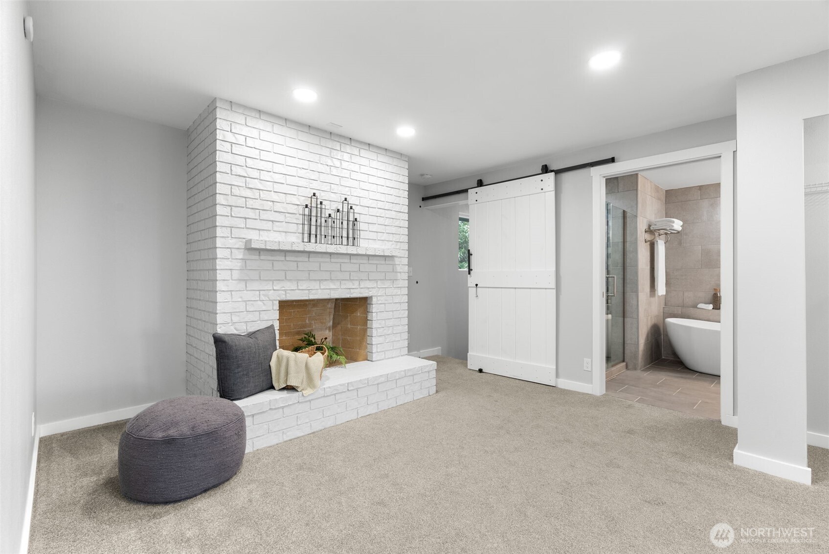 3021 Marine Drive , Bremerton, WA 98312