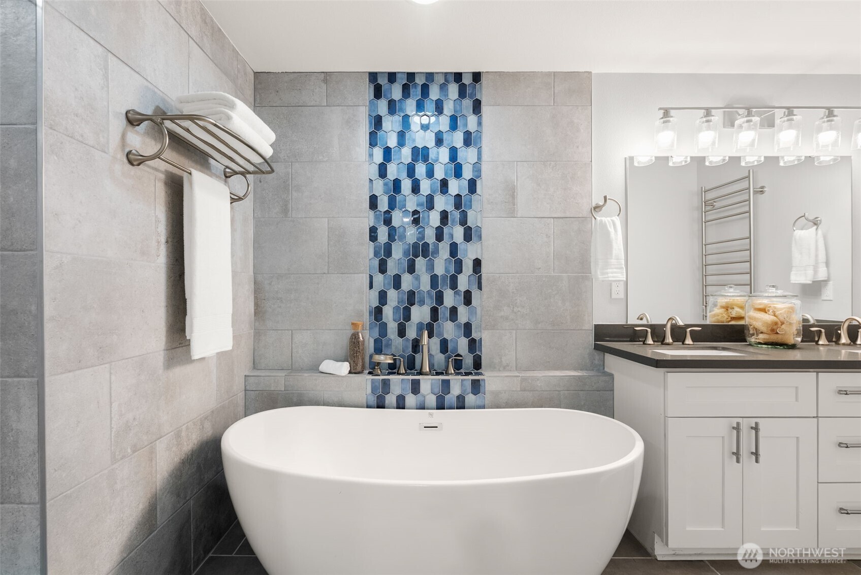 3021 Marine Drive , Bremerton, WA 98312