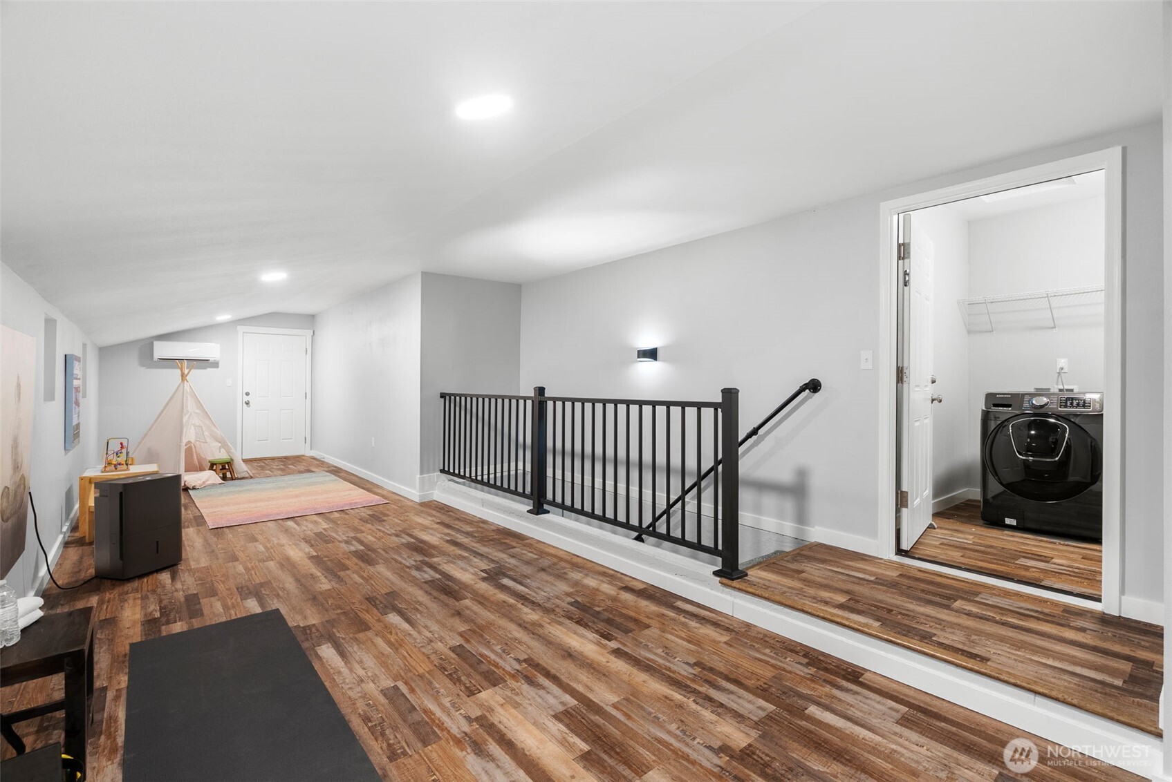 3021 Marine Drive , Bremerton, WA 98312