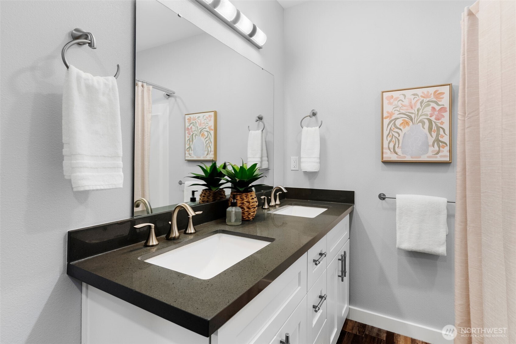 3021 Marine Drive , Bremerton, WA 98312