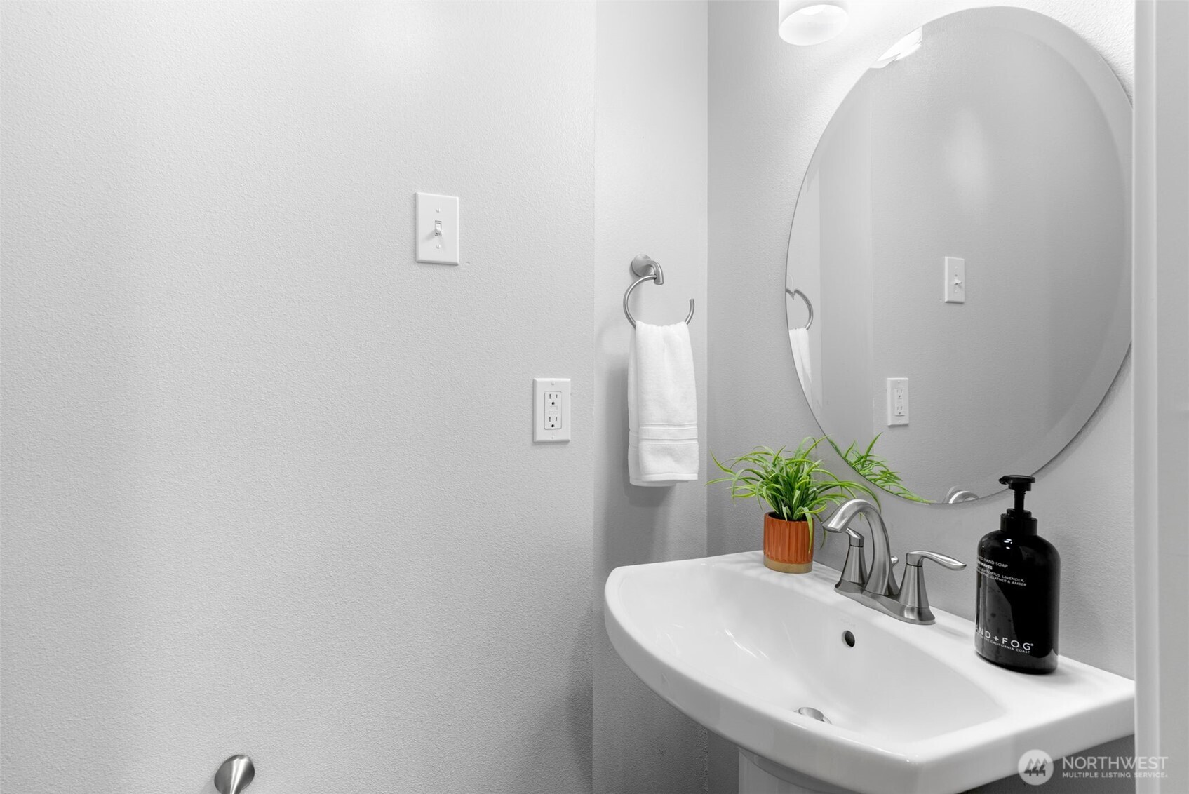 3021 Marine Drive , Bremerton, WA 98312