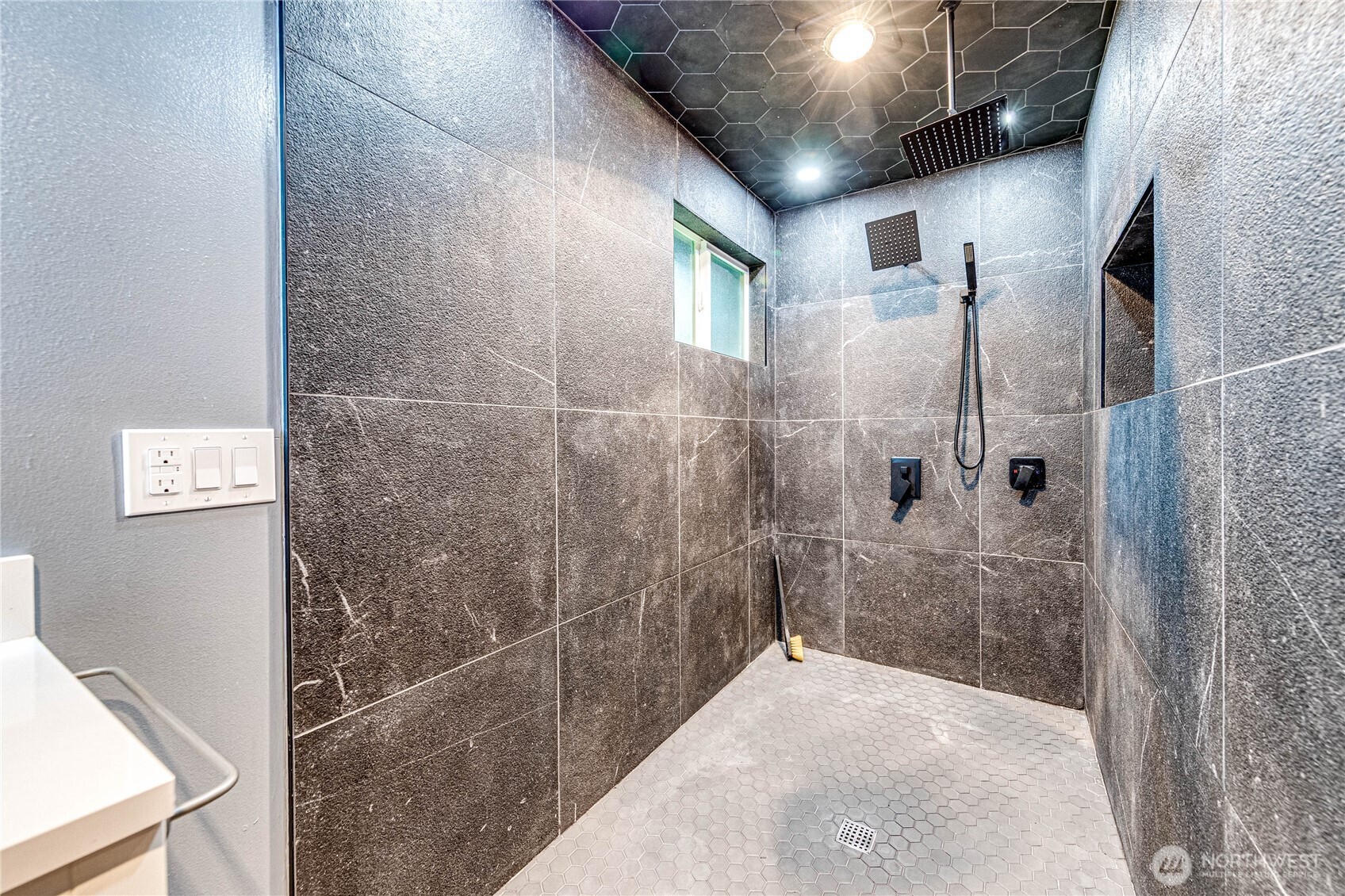 3030 Panaview Boulevard , Everett, WA 98203-6943