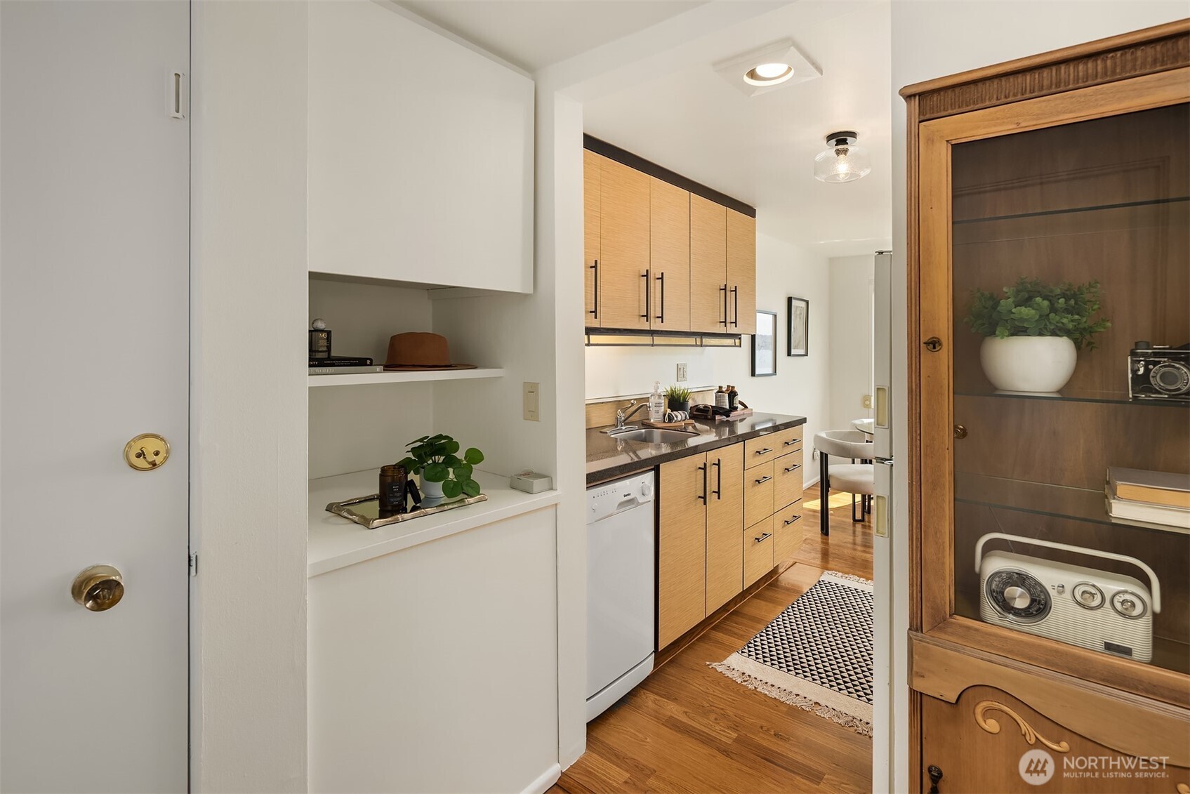 919 2nd Avenue W #602, Seattle, WA 98119