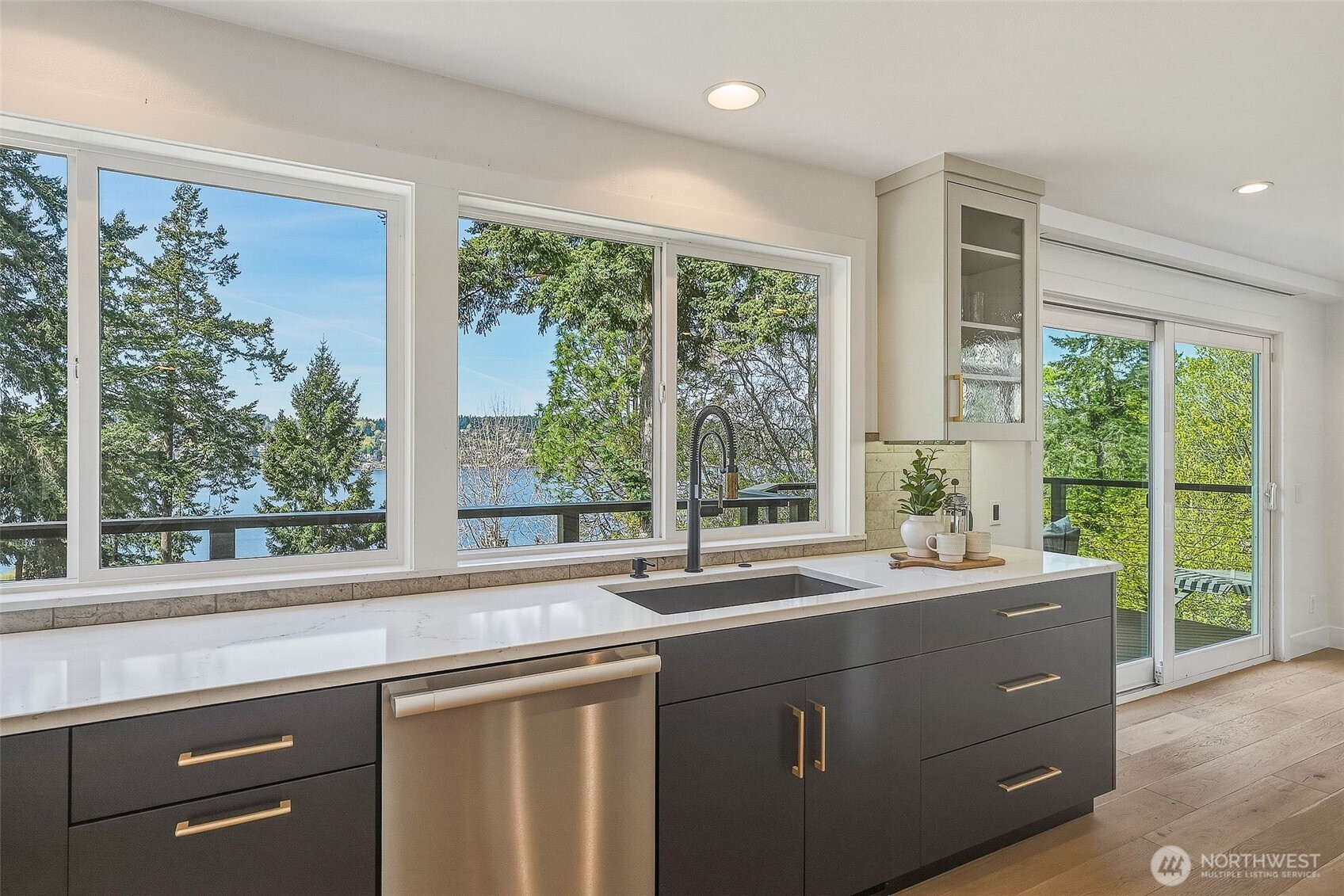 15211 61st Place NE, Kenmore, WA 98028