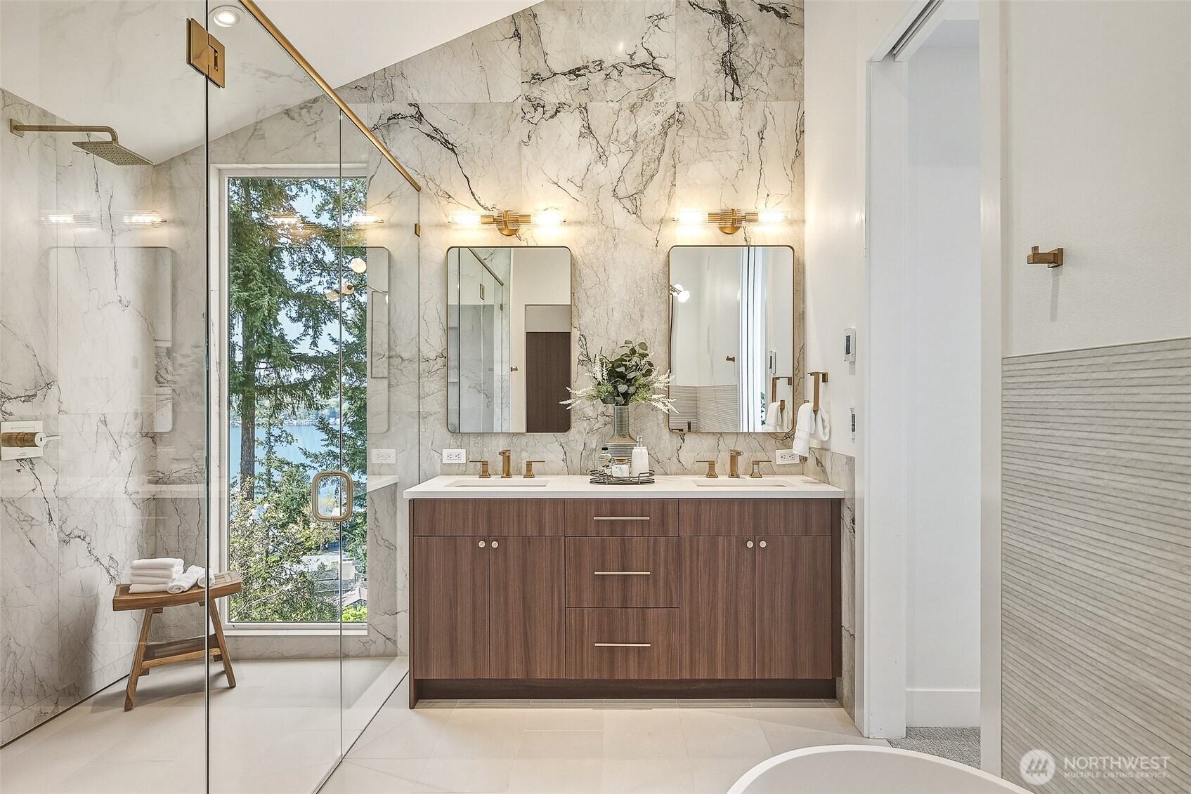 15211 61st Place NE, Kenmore, WA 98028