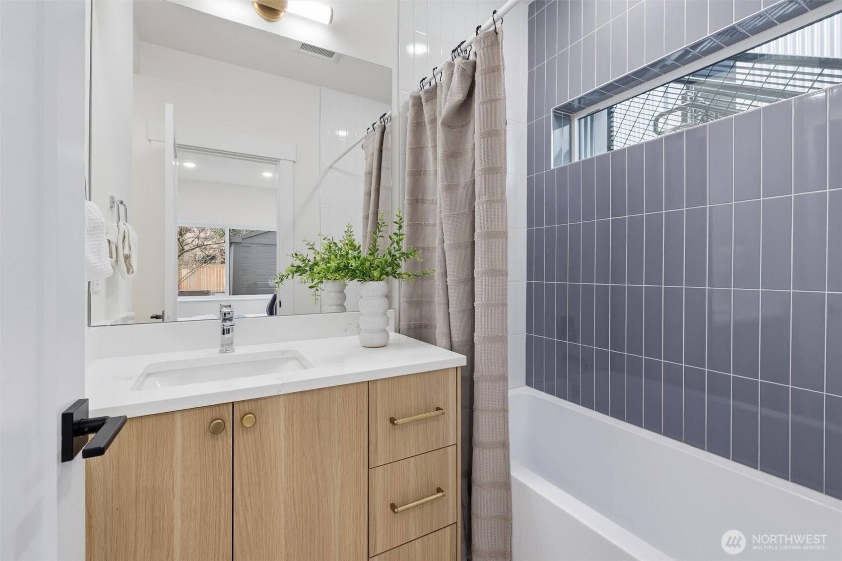 2018 Fairview Avenue E #D, Seattle, WA 98102