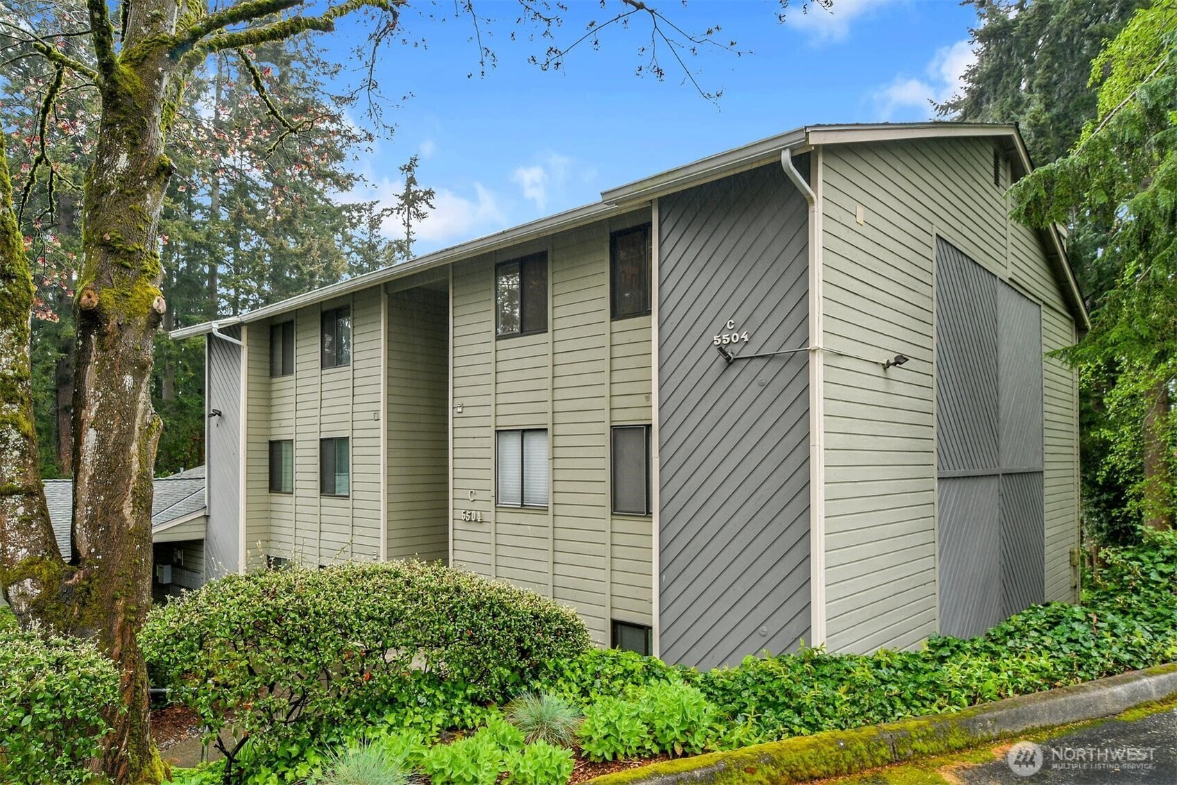 5504 220th Street SW #C302, Mountlake Terrace, WA 98043