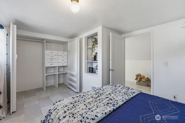 4836 51st Avenue SW, Seattle, WA 98116-4330
