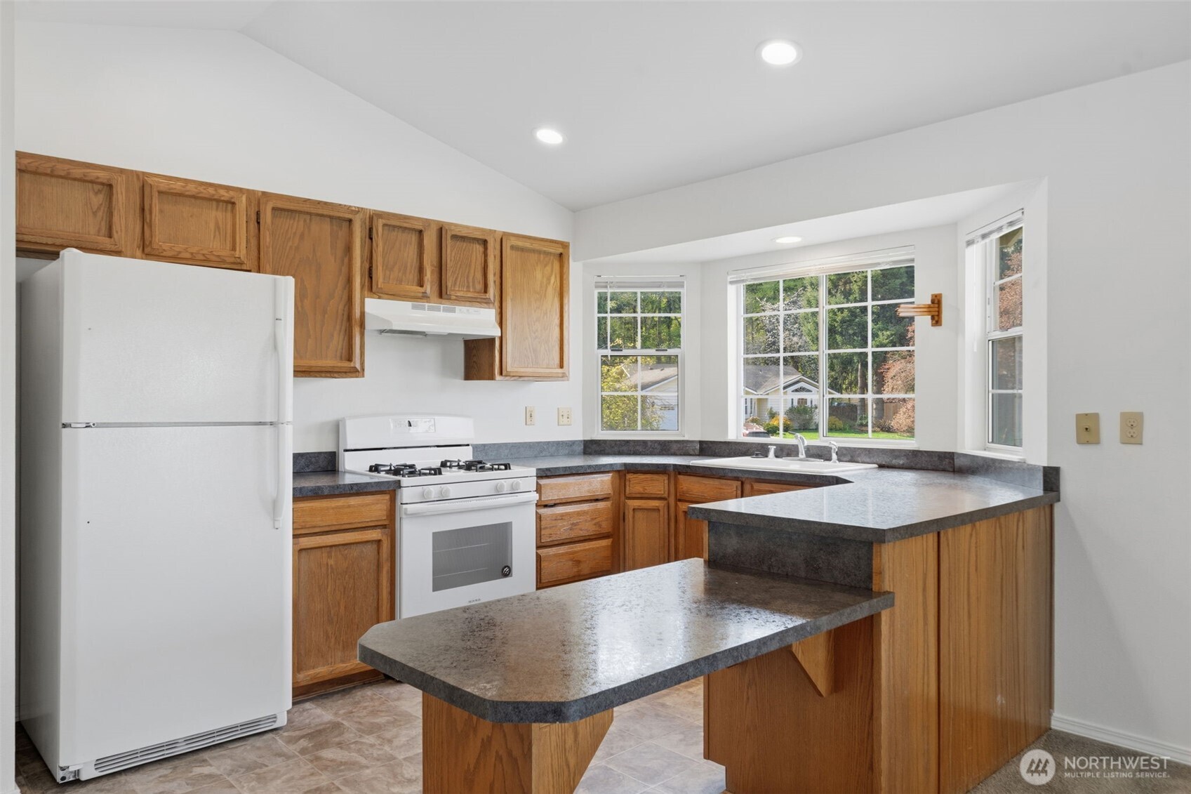 70 SW Roeder Drive , Oak Harbor, WA 98277