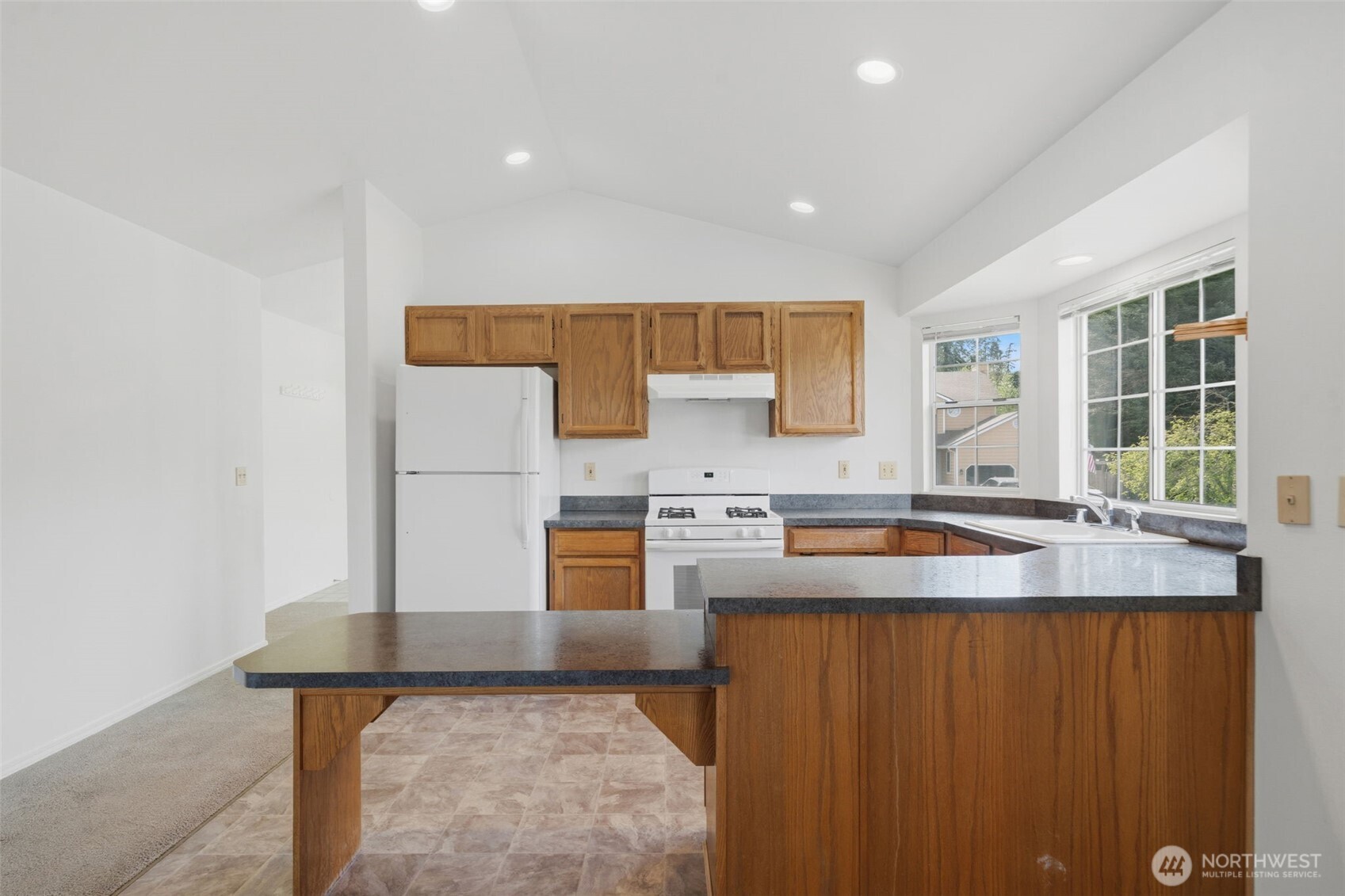 70 SW Roeder Drive , Oak Harbor, WA 98277