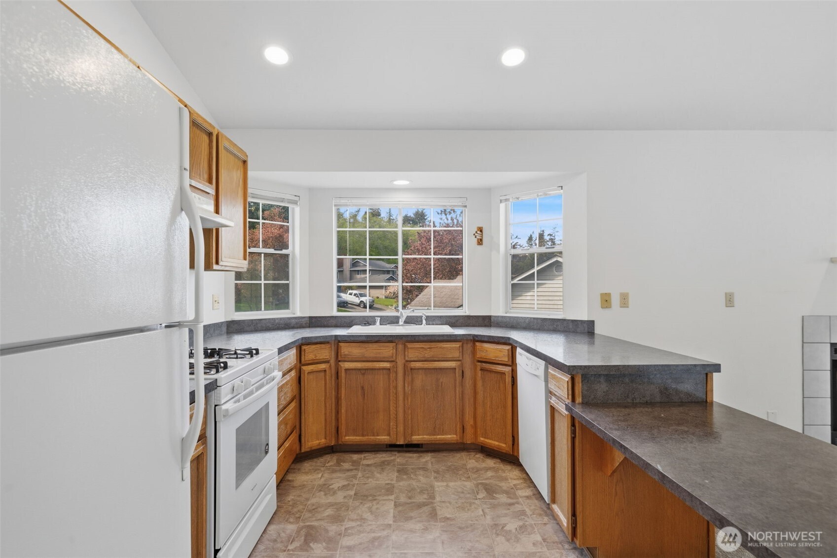 70 SW Roeder Drive , Oak Harbor, WA 98277