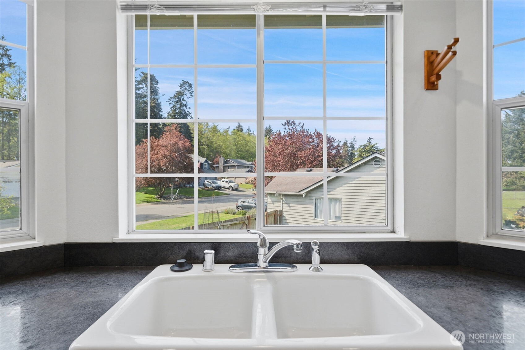 70 SW Roeder Drive , Oak Harbor, WA 98277