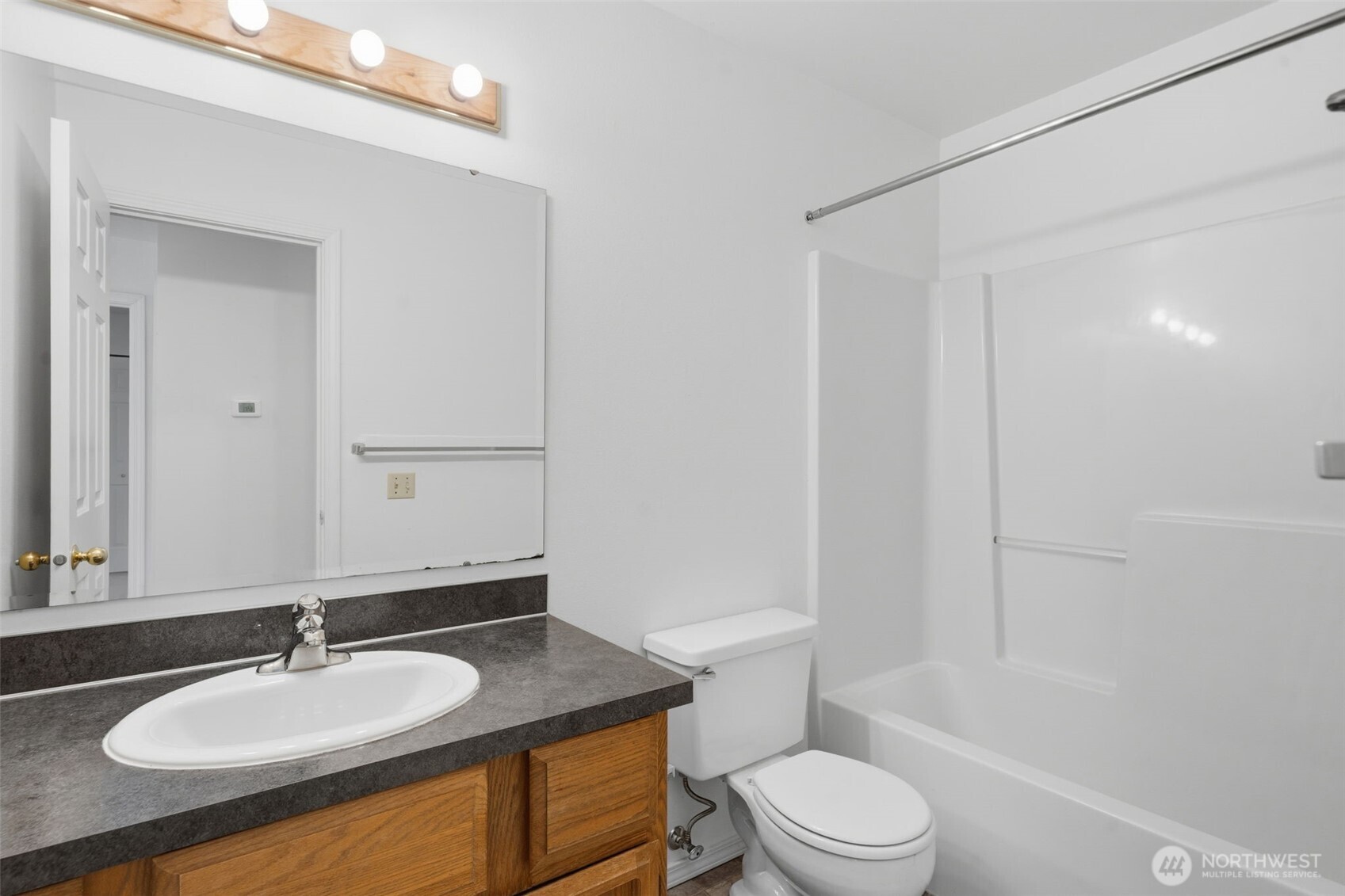 70 SW Roeder Drive , Oak Harbor, WA 98277