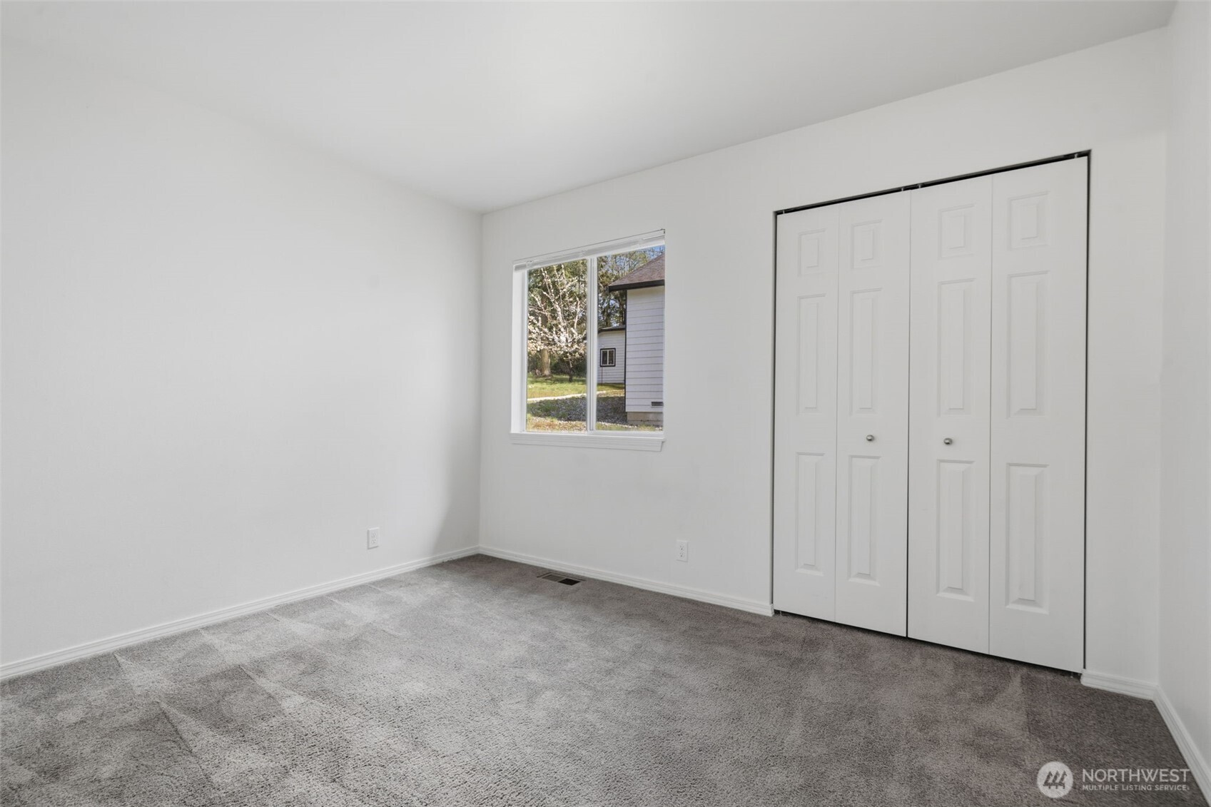 70 SW Roeder Drive , Oak Harbor, WA 98277