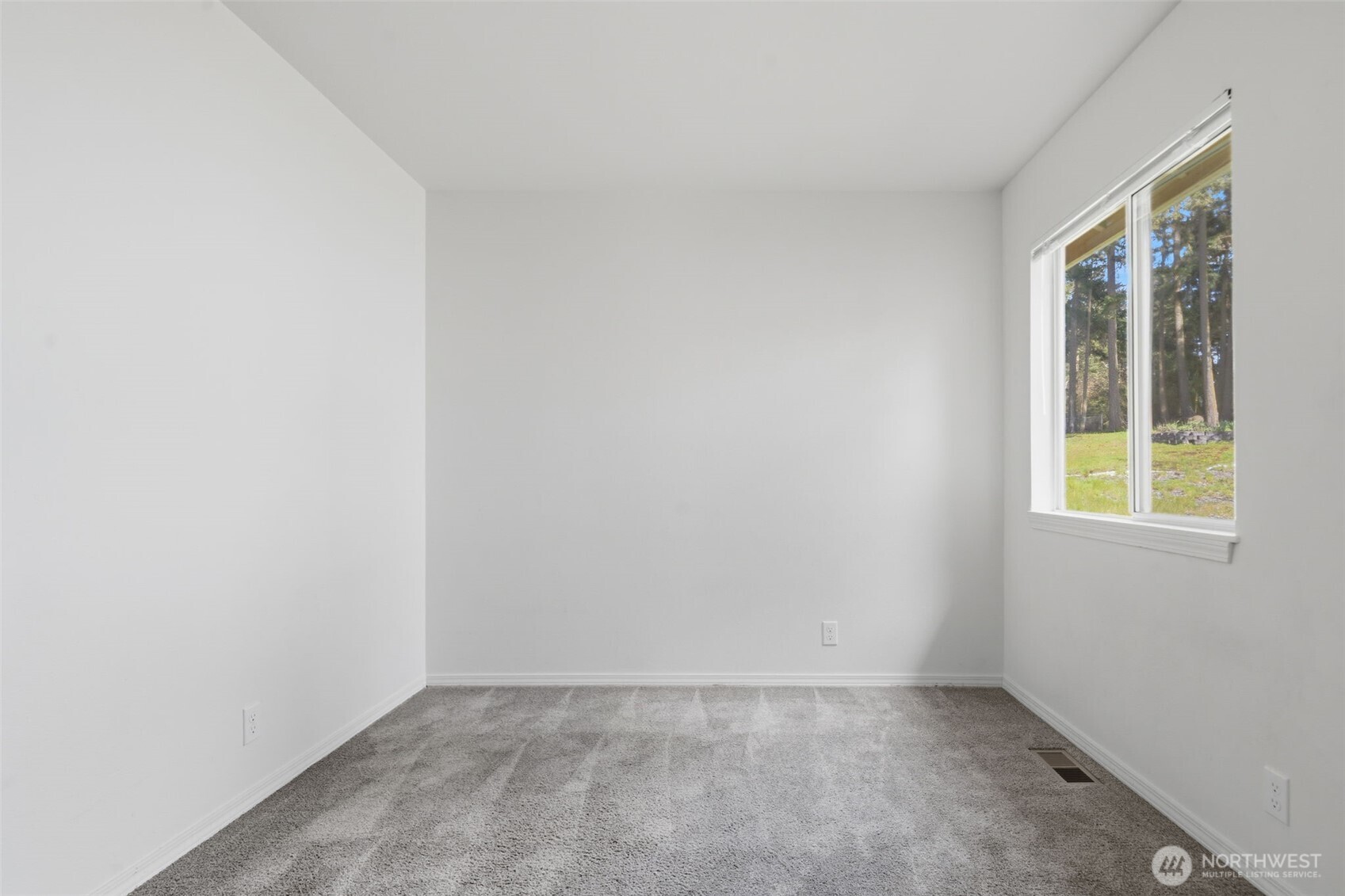 70 SW Roeder Drive , Oak Harbor, WA 98277