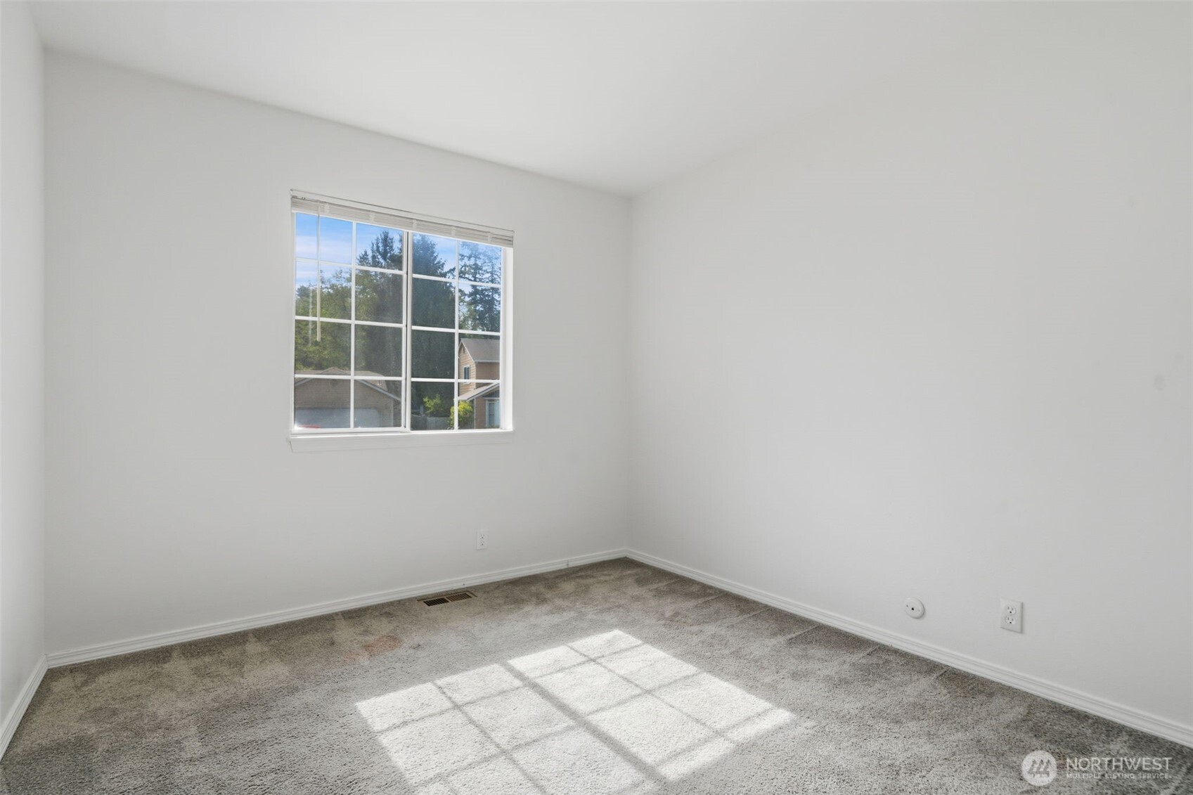 70 SW Roeder Drive , Oak Harbor, WA 98277