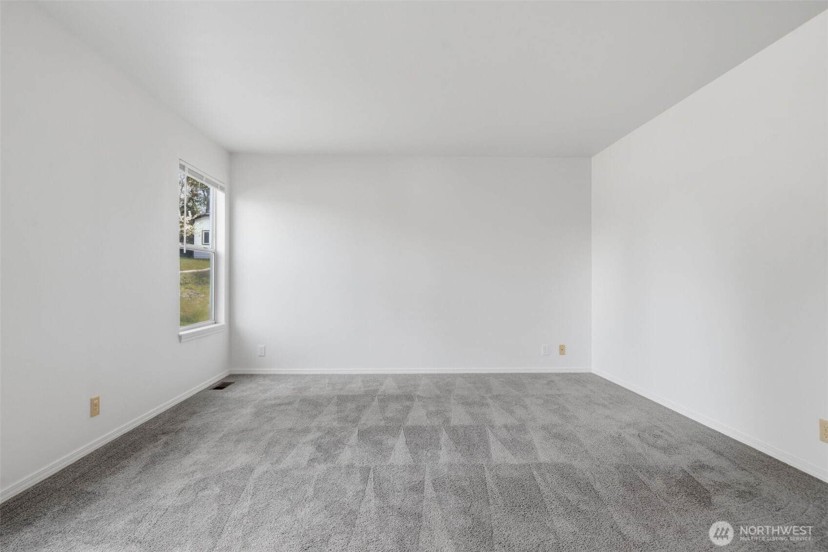 70 SW Roeder Drive , Oak Harbor, WA 98277