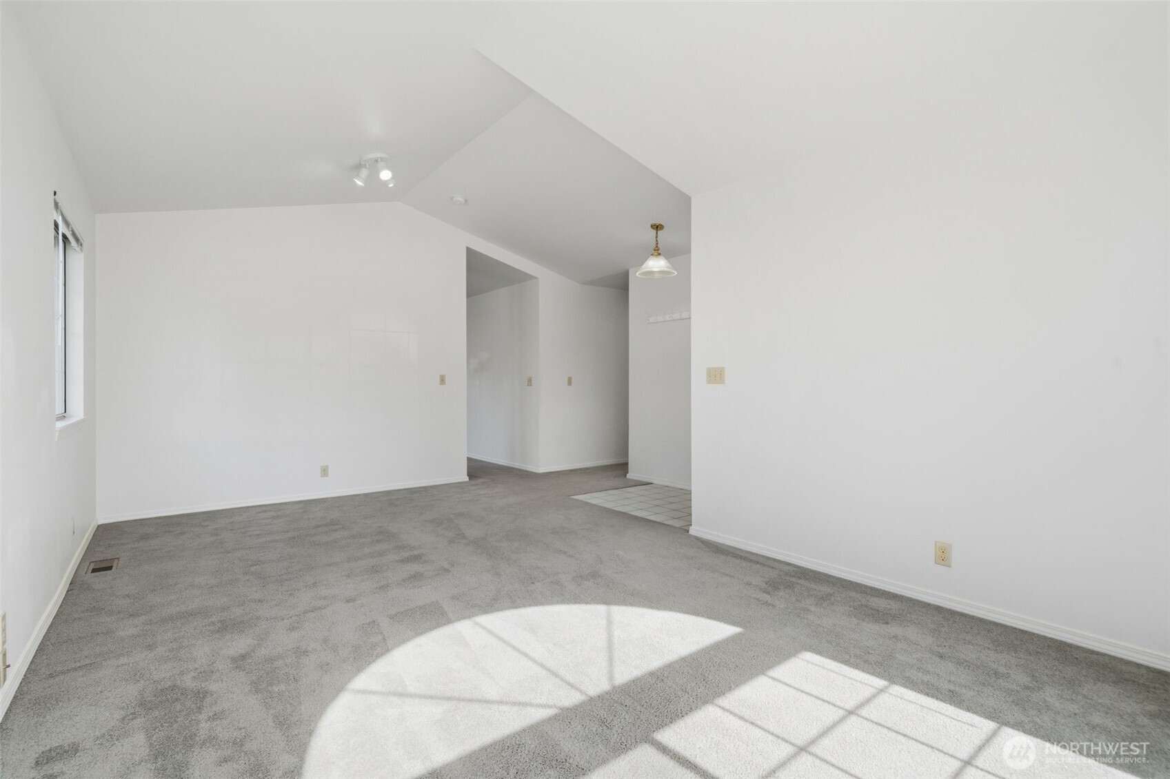 70 SW Roeder Drive , Oak Harbor, WA 98277