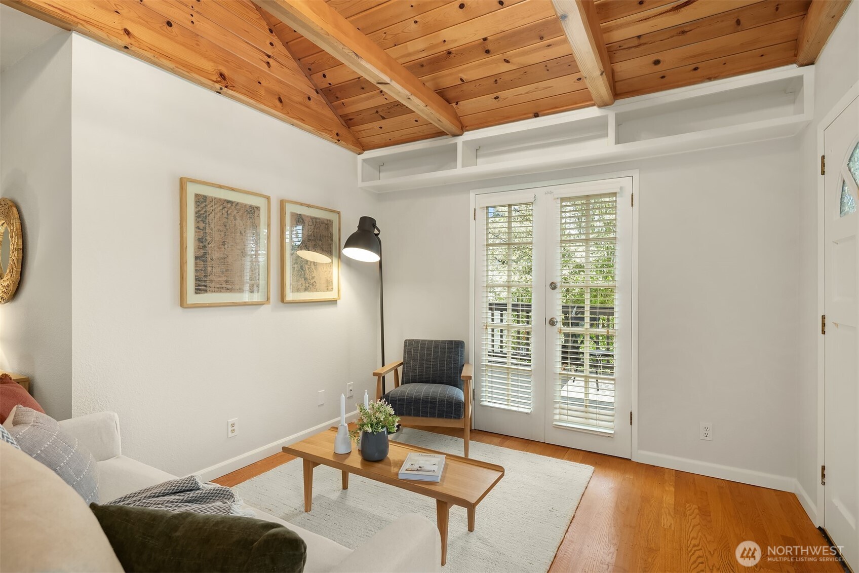3707 SW Juneau Street , Seattle, WA 98126