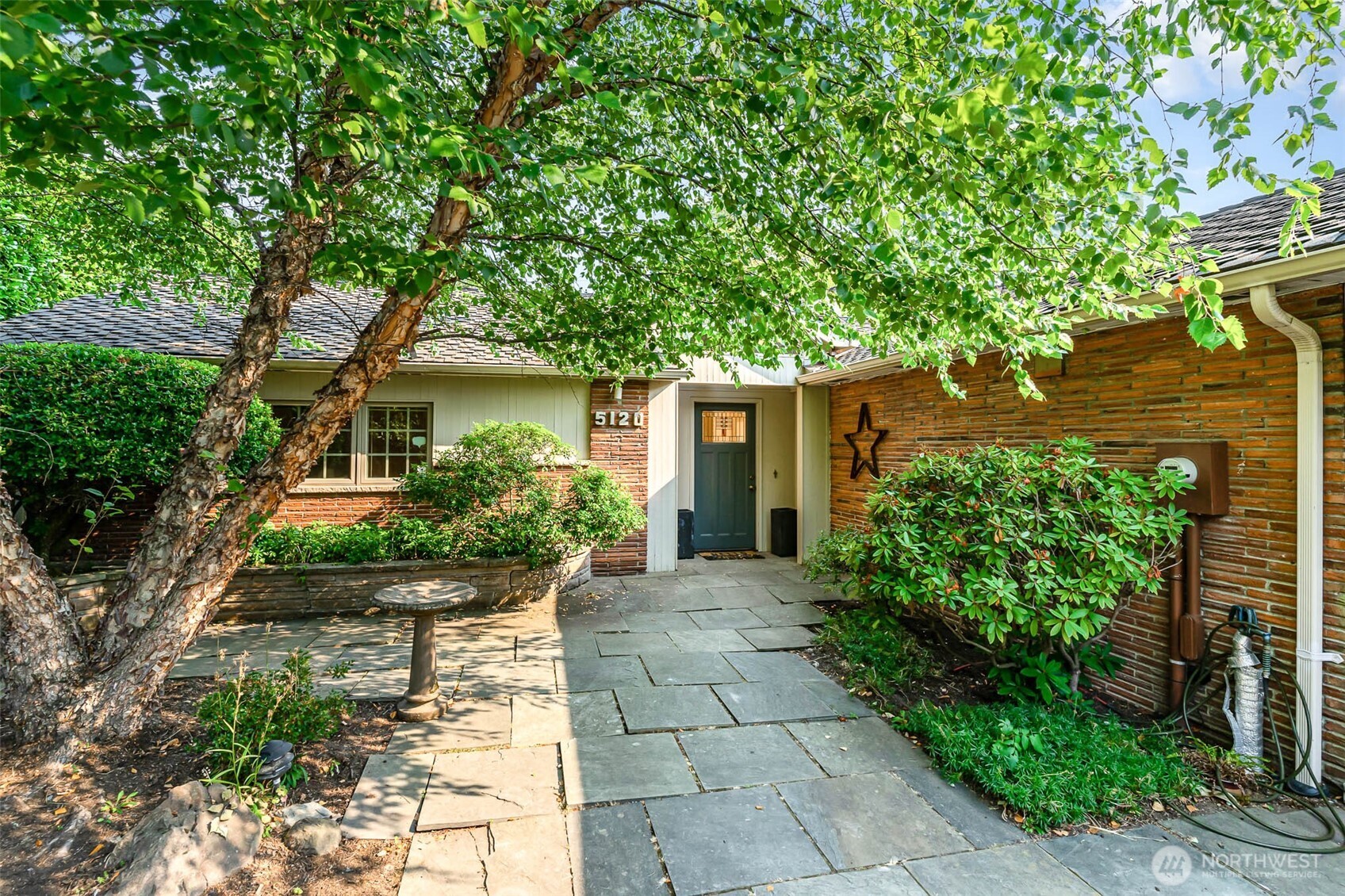 5120 NE 54th Street , Seattle, WA 98105