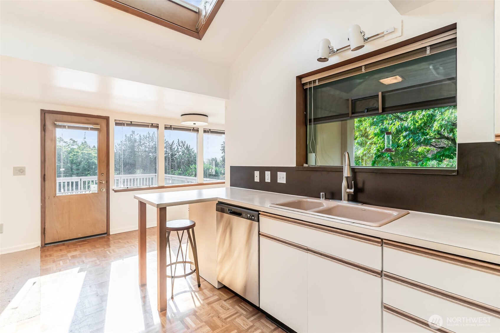 5120 NE 54th Street , Seattle, WA 98105