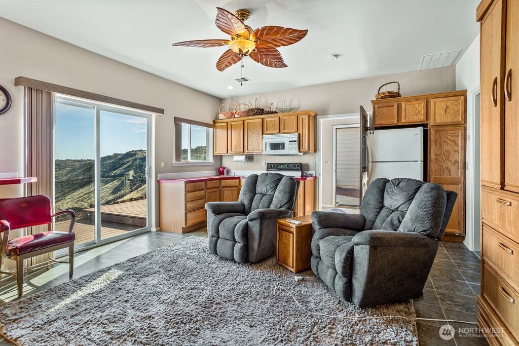290 Trails End Lane , Yakima, WA 98903