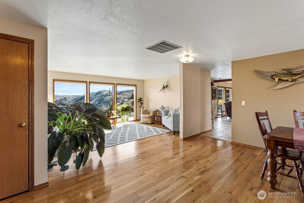 290 Trails End Lane , Yakima, WA 98903