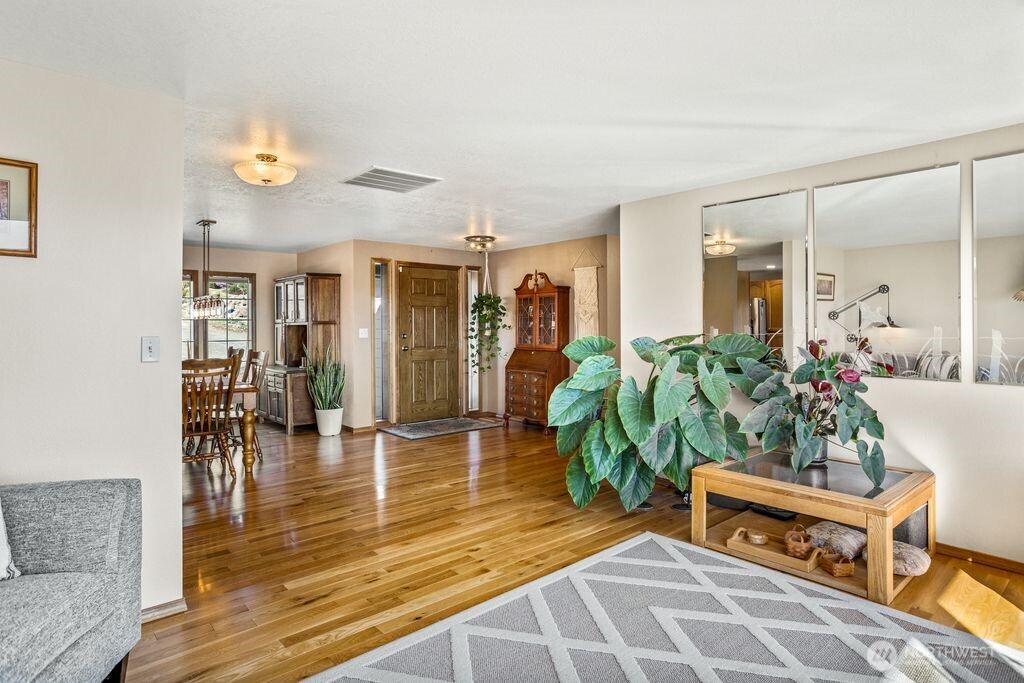 290 Trails End Lane , Yakima, WA 98903
