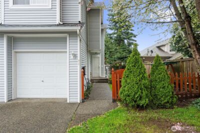 21 95th Drive SE, Lake Stevens, WA 98258 - Photo 2