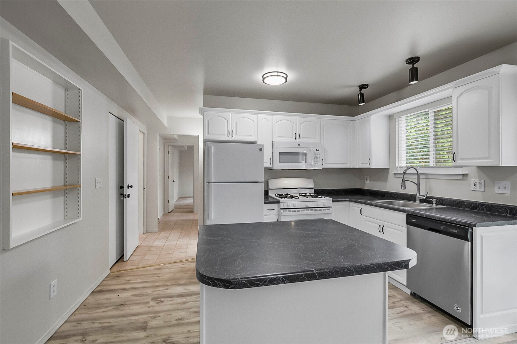 1839 NE 172nd Street , Shoreline, WA 98155