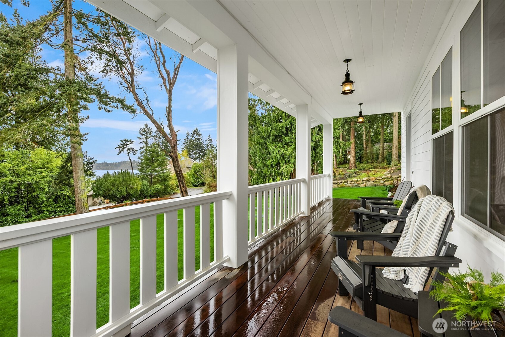 10717 NE Manitou Park Boulevard , Bainbridge Island, WA 98110
