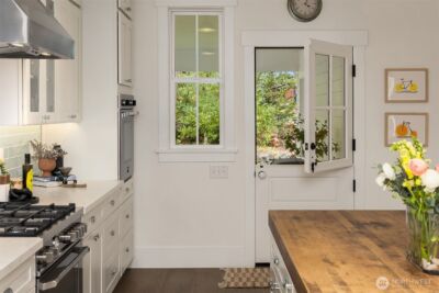 10717 NE Manitou Park Boulevard , Bainbridge Island, WA 98110 - Photo 13
