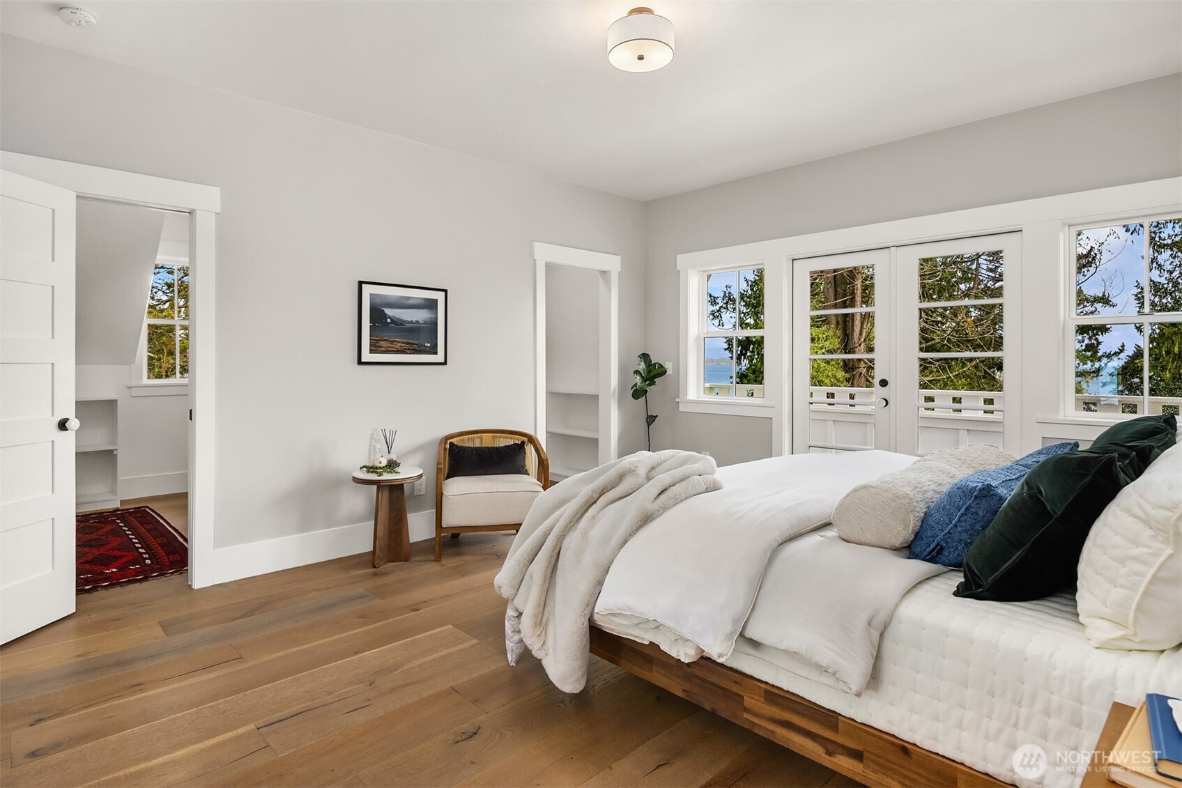 10717 NE Manitou Park Boulevard , Bainbridge Island, WA 98110