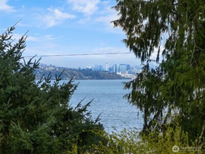 10717 NE Manitou Park Boulevard , Bainbridge Island, WA 98110 - Photo 24