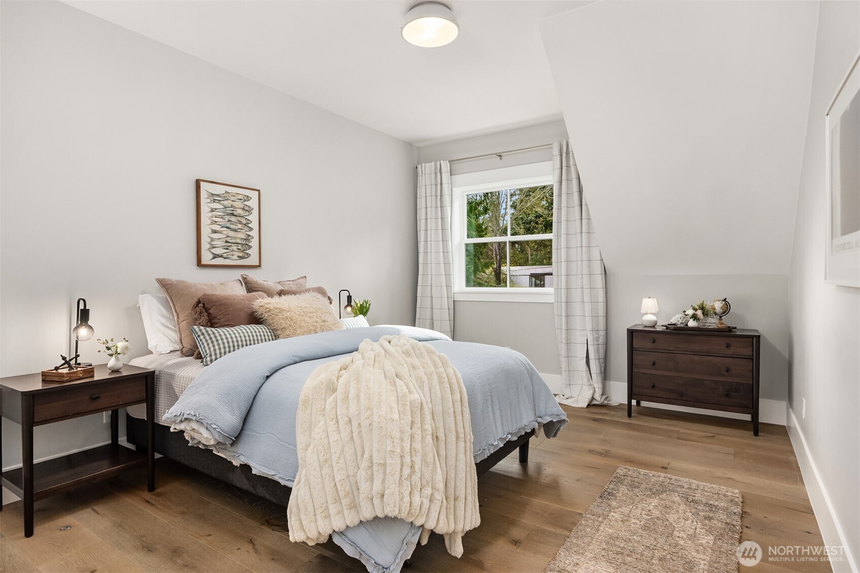 10717 NE Manitou Park Boulevard , Bainbridge Island, WA 98110