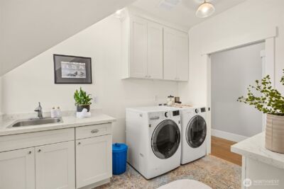 10717 NE Manitou Park Boulevard , Bainbridge Island, WA 98110 - Photo 31