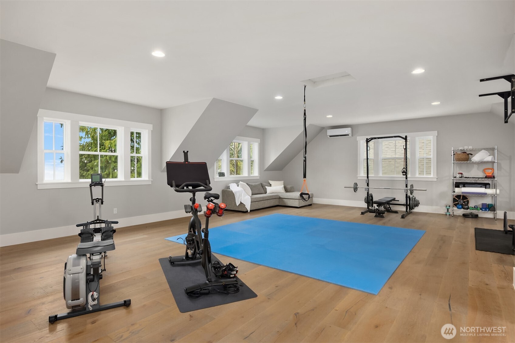 10717 NE Manitou Park Boulevard , Bainbridge Island, WA 98110