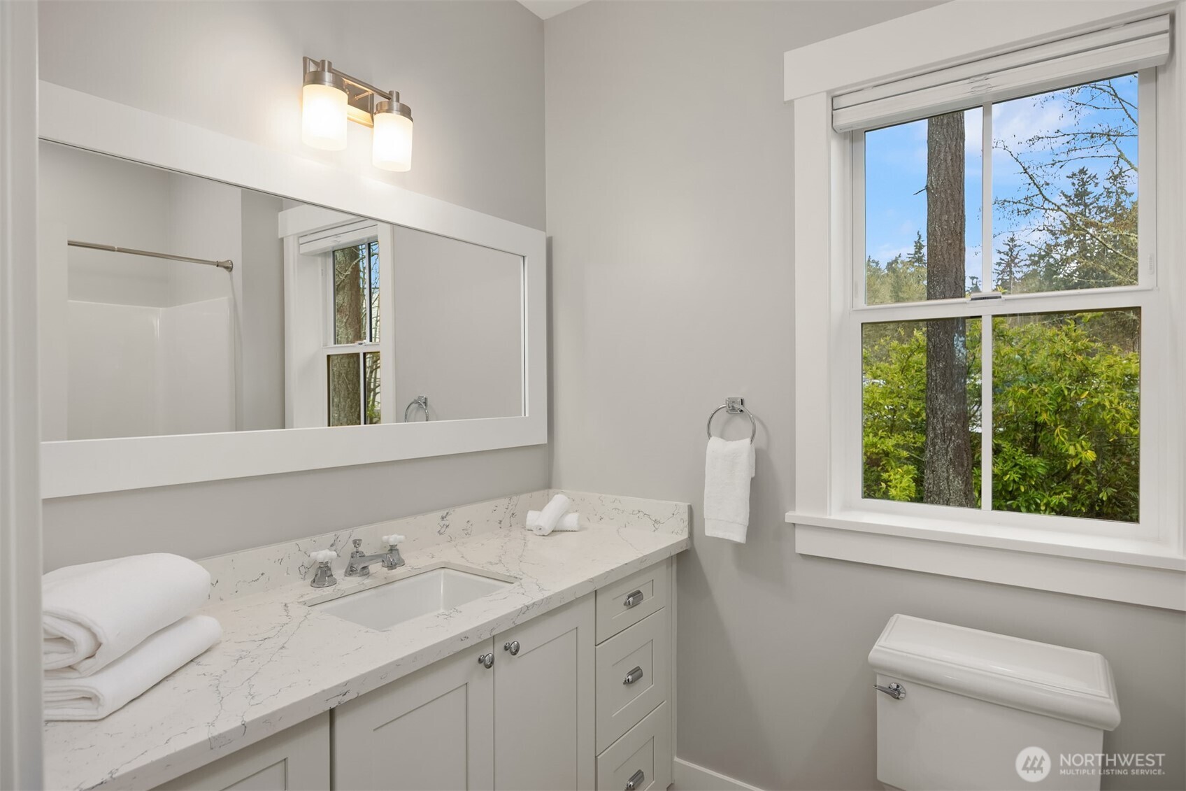 10717 NE Manitou Park Boulevard , Bainbridge Island, WA 98110