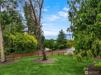 10717 NE Manitou Park Boulevard , Bainbridge Island, WA 98110 - Photo 34