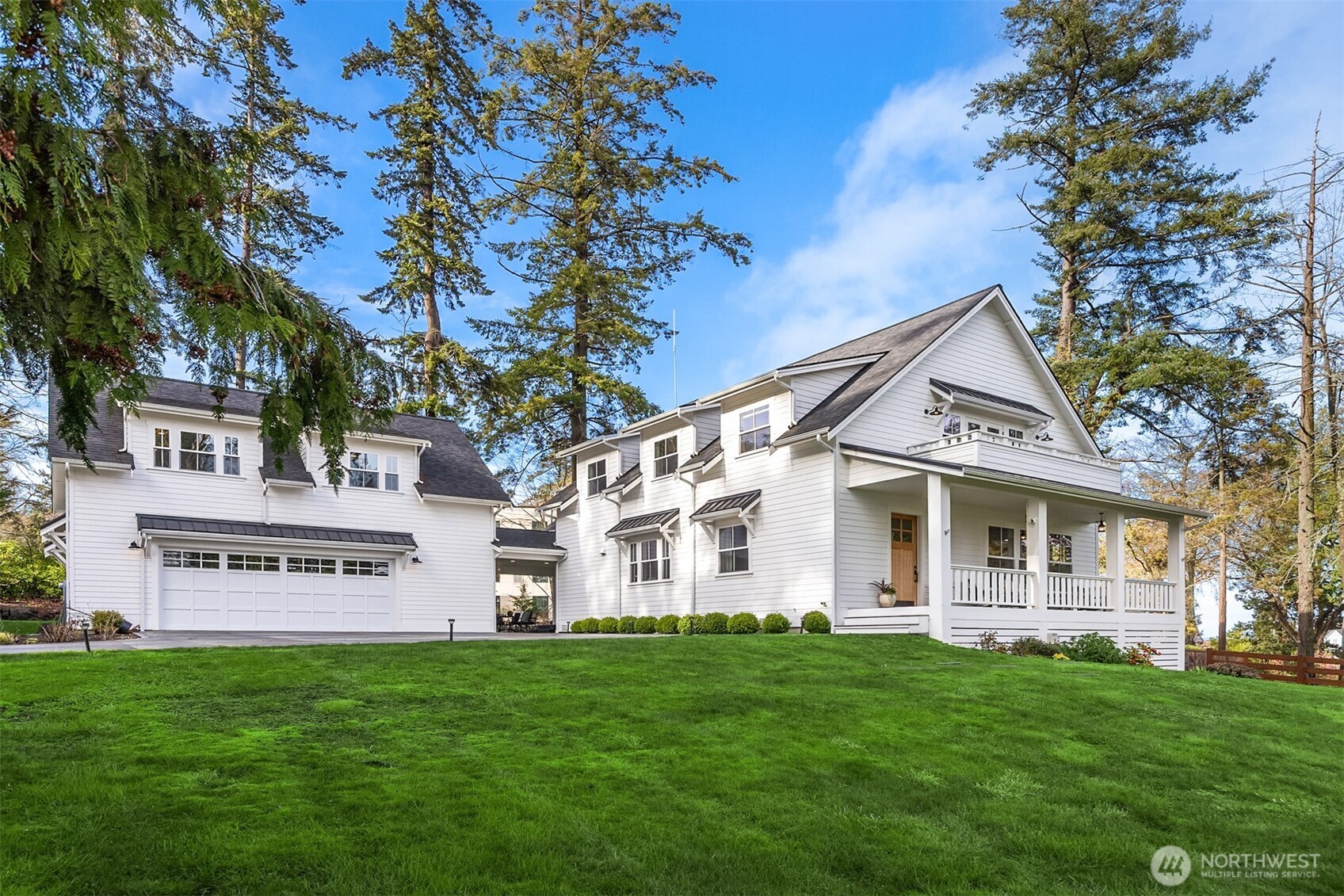 10717 NE Manitou Park Boulevard , Bainbridge Island, WA 98110