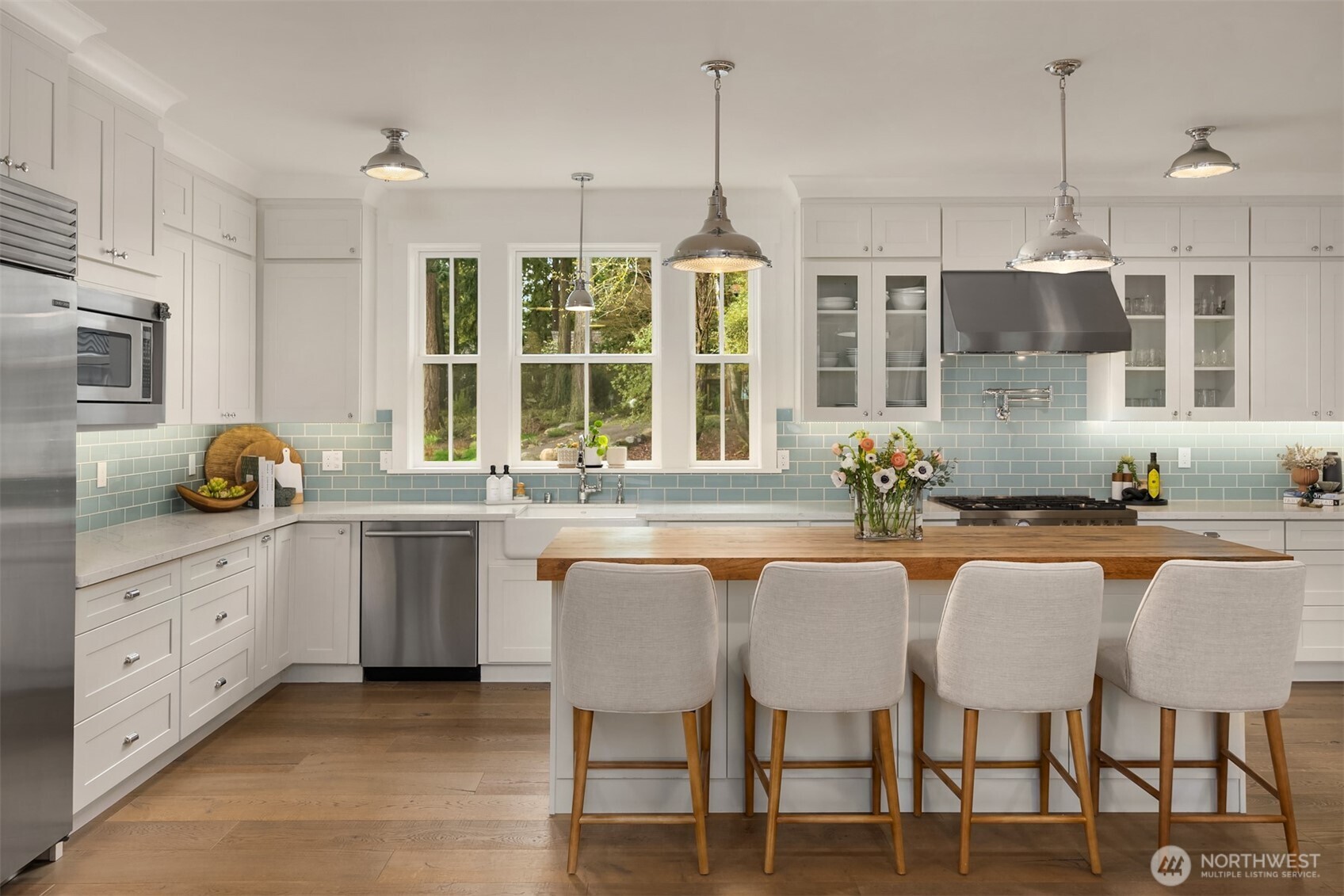 10717 NE Manitou Park Boulevard , Bainbridge Island, WA 98110