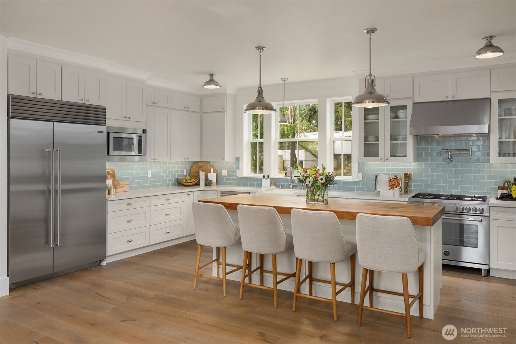 10717 NE Manitou Park Boulevard , Bainbridge Island, WA 98110