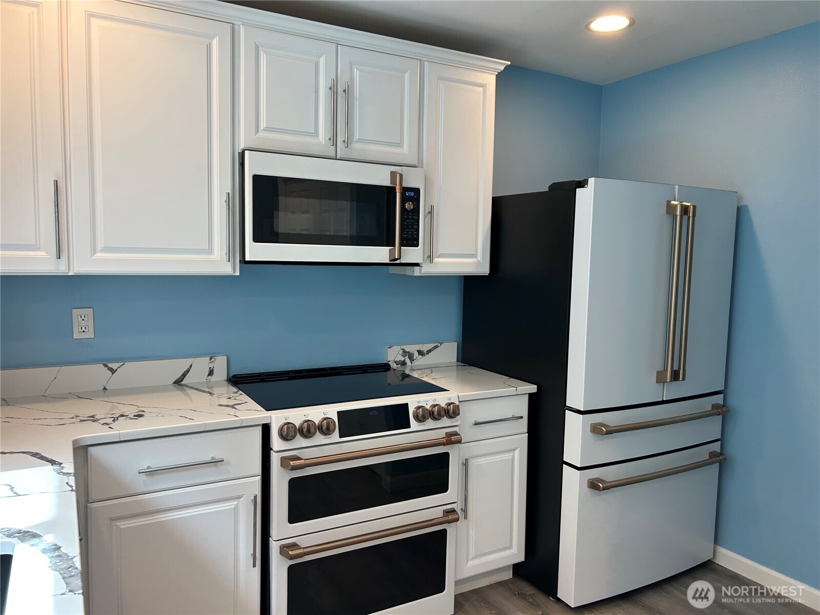 2817 Hannen Street , Dupont, WA 98327-8747